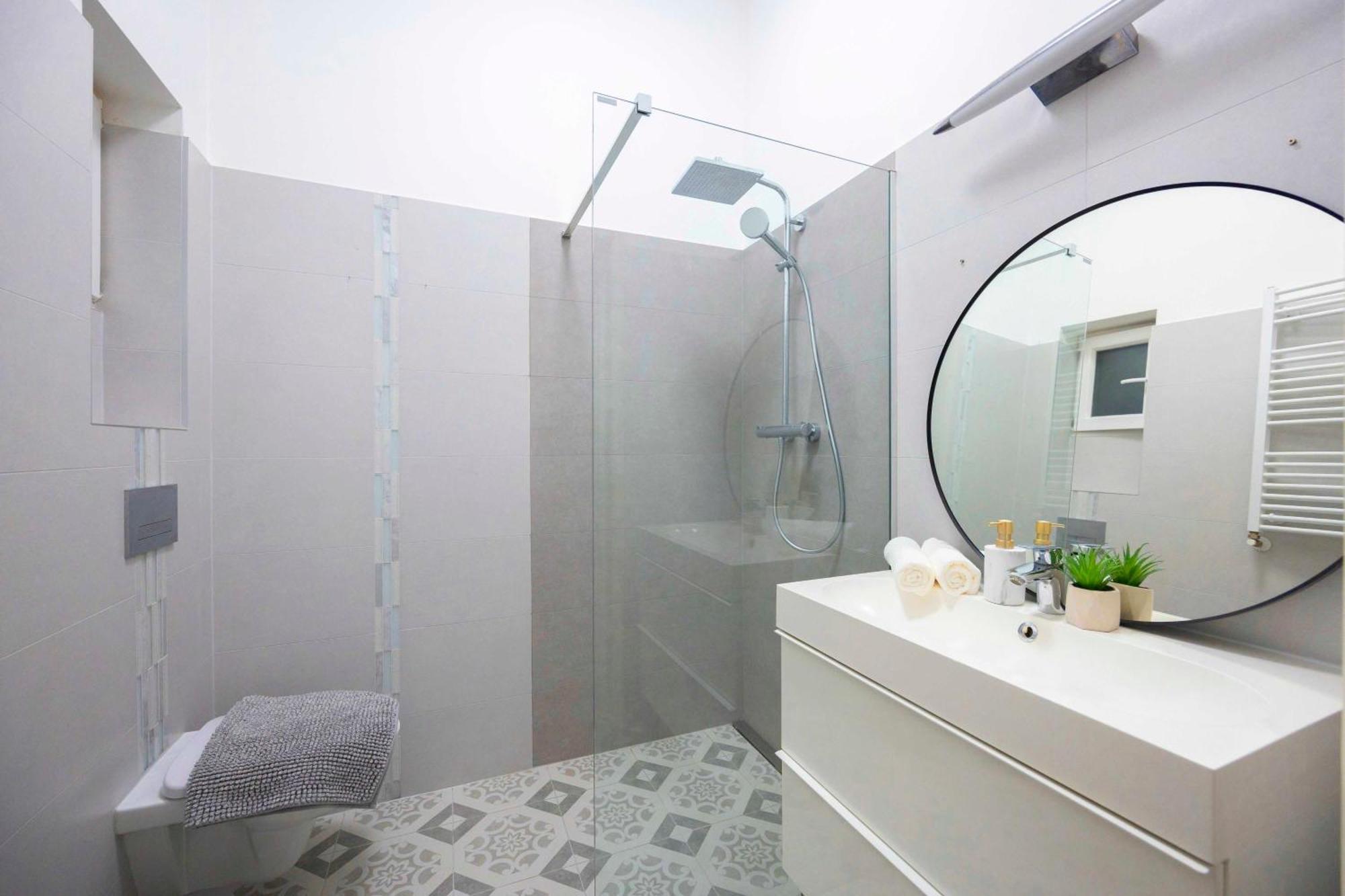 Exclusive & Spacious Central Residence W/ 4Bedrm 2Bathrm Budapest Esterno foto