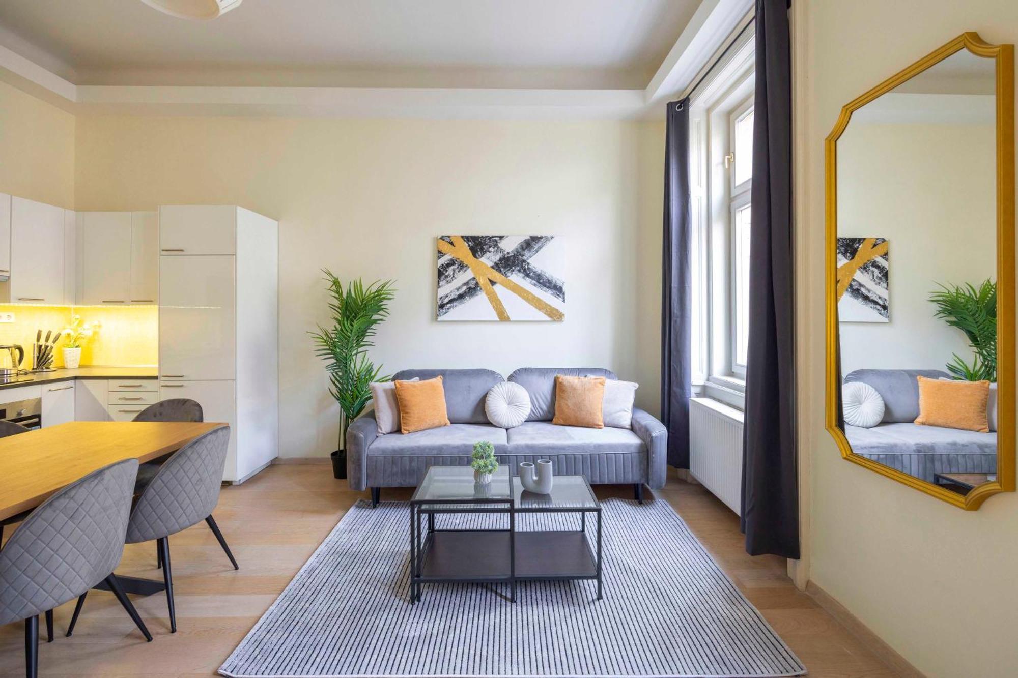 Exclusive & Spacious Central Residence W/ 4Bedrm 2Bathrm Budapest Esterno foto